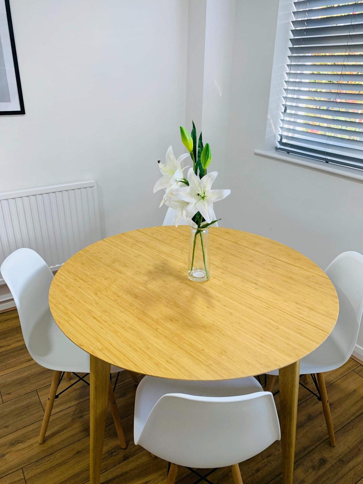 Spacious House, Free Parking & Patio Garden Farnham  Exterior foto