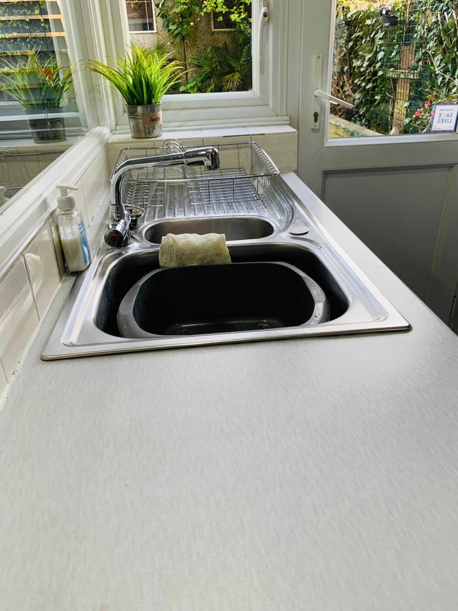 Spacious House, Free Parking & Patio Garden Farnham  Exterior foto